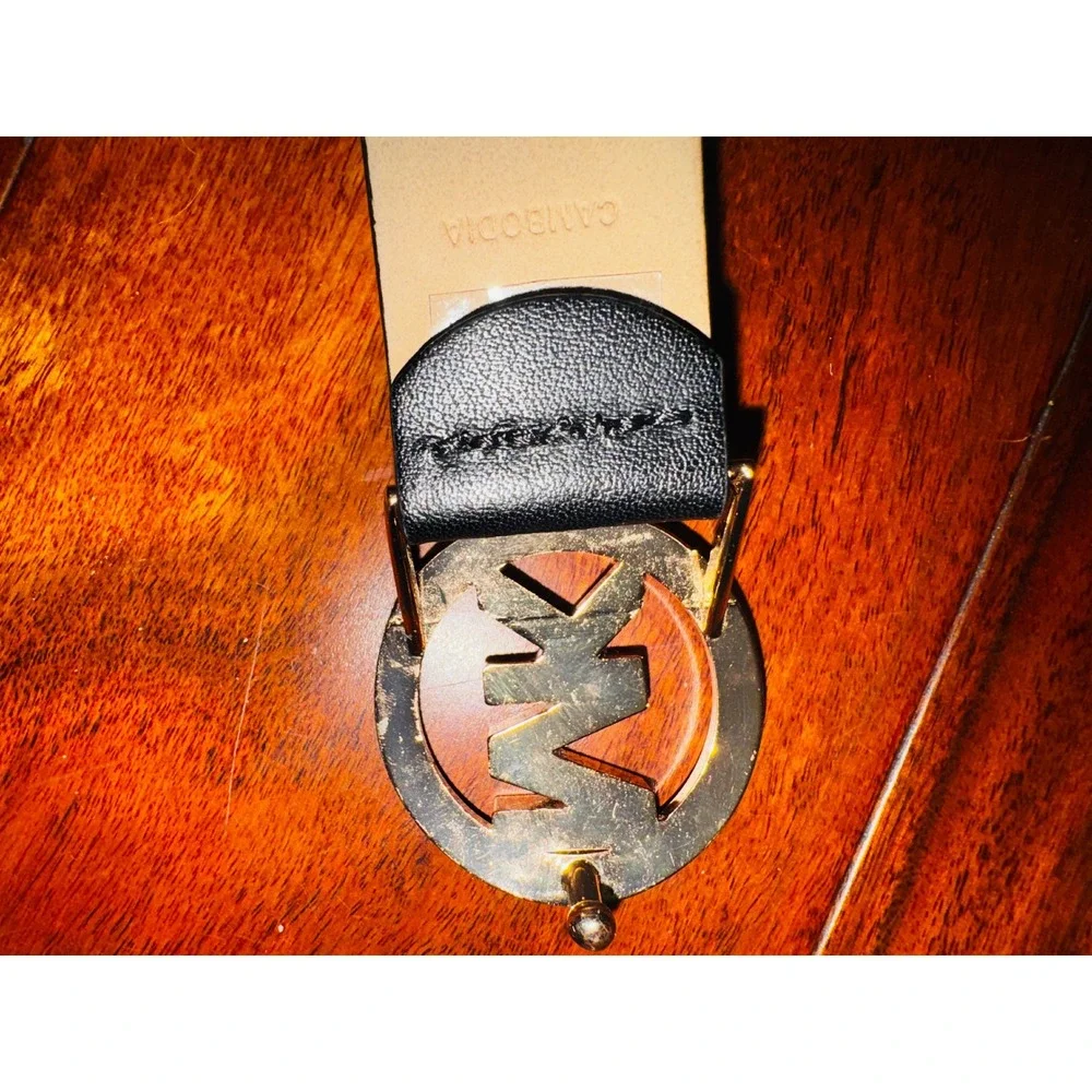 Michael Kors Belt Womens Small Black Good MK Logo Gold Buckle Leather 556361